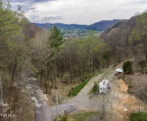 394 400 Bishop Hollow Road Elizabethton Tn 37643, Elizabethton, TN 37643