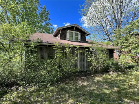 Exterior - 612 Euclid Avenue Bristol Va 24201, Bristol, VA 24201 photo 4 of 6