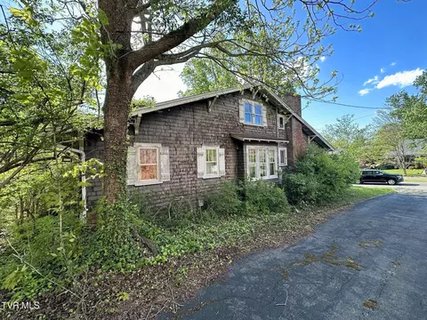 Exterior - 612 Euclid Avenue Bristol Va 24201, Bristol, VA 24201 photo 3 of 6