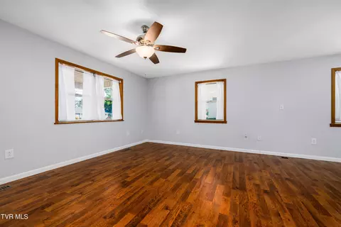 Living - 518 E Main Street Jonesborough Tn 37659, Jonesborough, TN 37659 photo 2 of 5