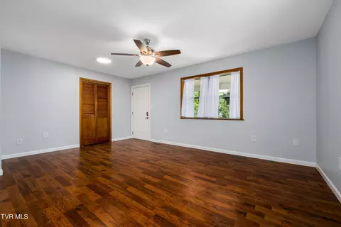 Living - 518 E Main Street Jonesborough Tn 37659, Jonesborough, TN 37659 photo 3 of 5