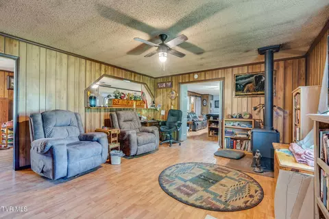 Living - 111 Clinch Valley Road Eidson Tn 37731, Eidson, TN 37731 photo 4 of 4