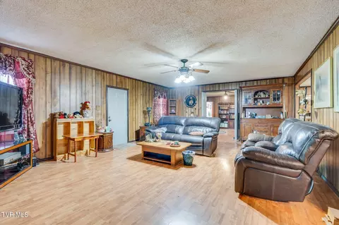 Living - 111 Clinch Valley Road Eidson Tn 37731, Eidson, TN 37731 photo 2 of 4