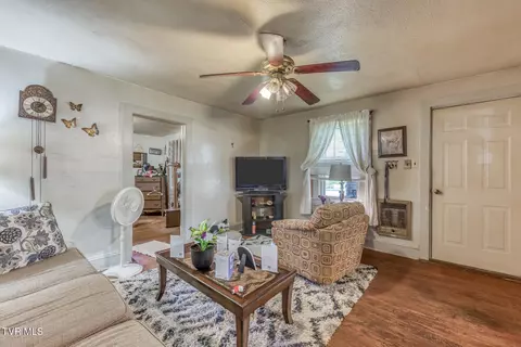 Living - 2424 Catherine Street Bristol Va 24201, Bristol, VA 24201 photo 2 of 2
