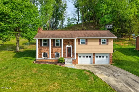 820 S Sherbrooke Circle Mount Carmel Tn 37645, Mount Carmel, TN 37645