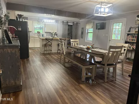 Dining - 179 Cloverleaf Drive Bristol Va 24202, Bristol, VA 24202 photo 2 of 3