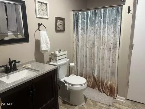 Bath - 179 Cloverleaf Drive Bristol Va 24202, Bristol, VA 24202 photo 2 of 2