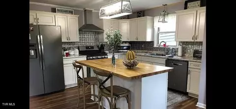 Kitchen - 179 Cloverleaf Drive Bristol Va 24202, Bristol, VA 24202 photo 2 of 3