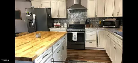 Kitchen - 179 Cloverleaf Drive Bristol Va 24202, Bristol, VA 24202 photo 1 of 3