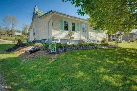 105 Samps Hollow Road Elizabethton Tn 37643, Elizabethton, TN 37643