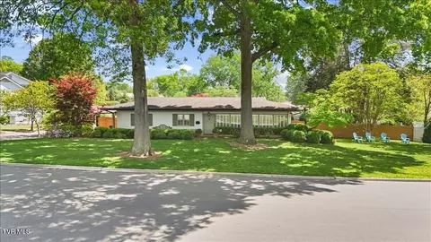 802 S Mountain View Circle Johnson City Tn 37601, Johnson City, TN 37601