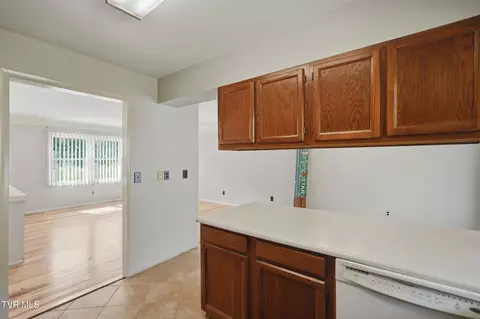 Kitchen - 239 Horton Highway Fall Branch Tn 37656, Fall Branch, TN 37656 photo 3 of 3