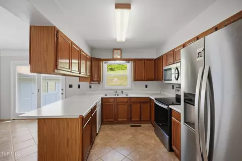 Kitchen - 239 Horton Highway Fall Branch Tn 37656, Fall Branch, TN 37656 photo 1 of 3
