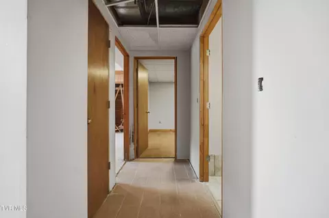 Entry Way - 239 Horton Highway Fall Branch Tn 37656, Fall Branch, TN 37656 photo 2 of 2