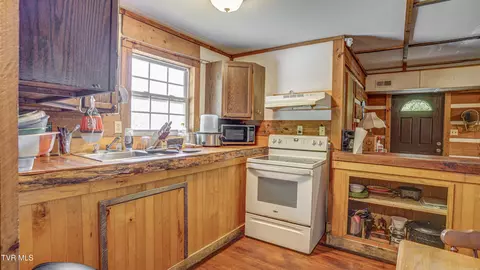 Kitchen - 513 Tinker Cemetery Road Erwin Tn 37650, Erwin, TN 37650 photo 2 of 2
