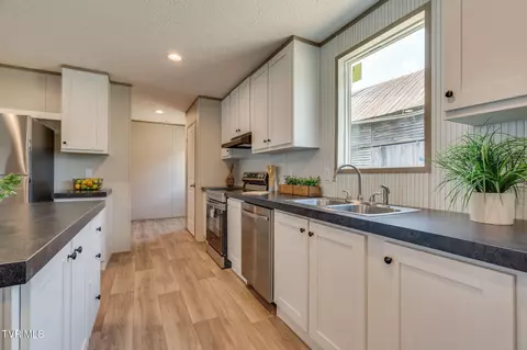 Kitchen - 30 Armstrong Road Limestone Tn 37681, Limestone, TN 37681 photo 3 of 4
