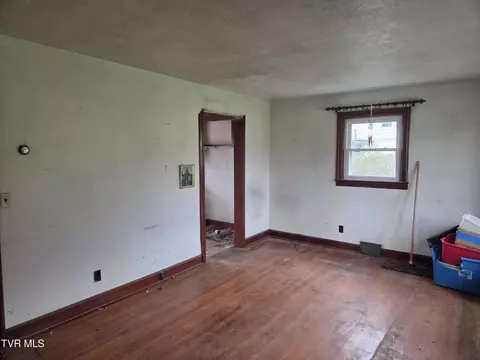 Living - 10189 Crescent Road Glade Spring Va 24340, Glade Spring, VA 24340 photo 1 of 3