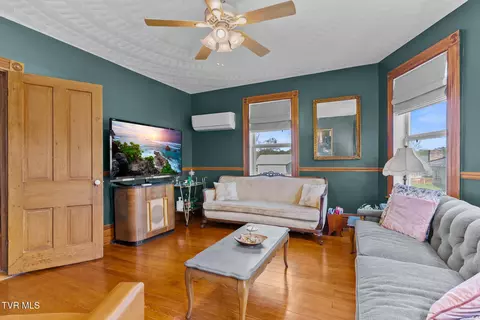 Living - 210 Evergreen Street Glade Spring Va 24340, Glade Spring, VA 24340 photo 2 of 2