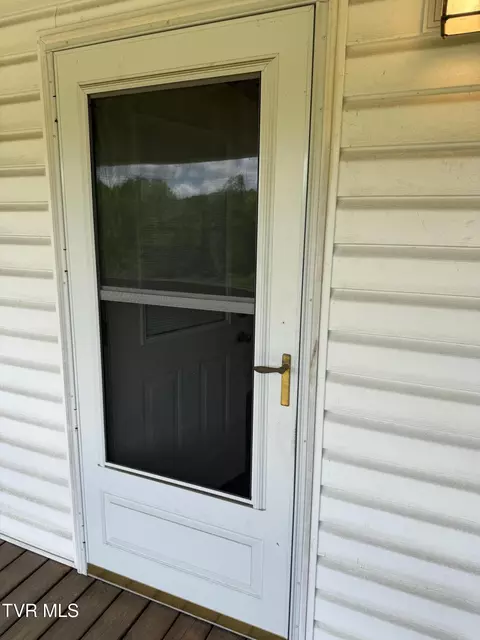 Exterior - 914 E Mountain View Road Johnson City Tn 37601, Johnson City, TN 37601 photo 17 of 17