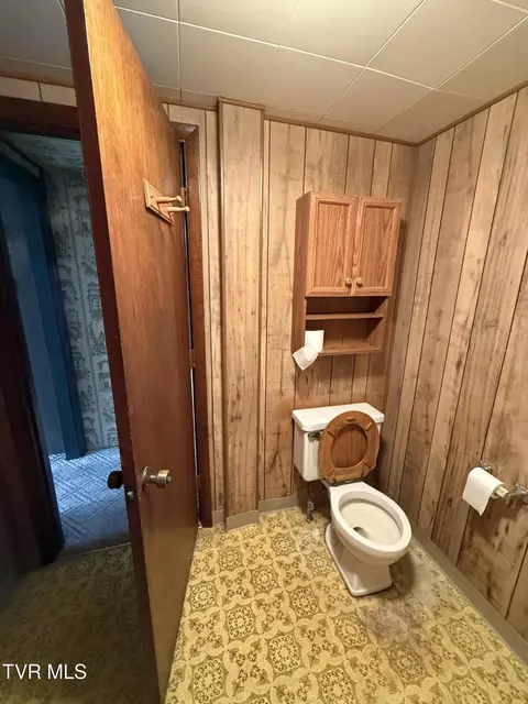Bath - 914 E Mountain View Road Johnson City Tn 37601, Johnson City, TN 37601 photo 7 of 7