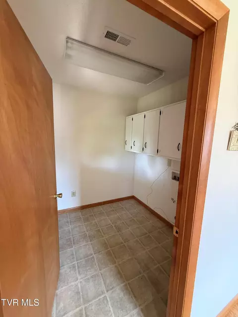 Other - 914 E Mountain View Road Johnson City Tn 37601, Johnson City, TN 37601 photo 10 of 19