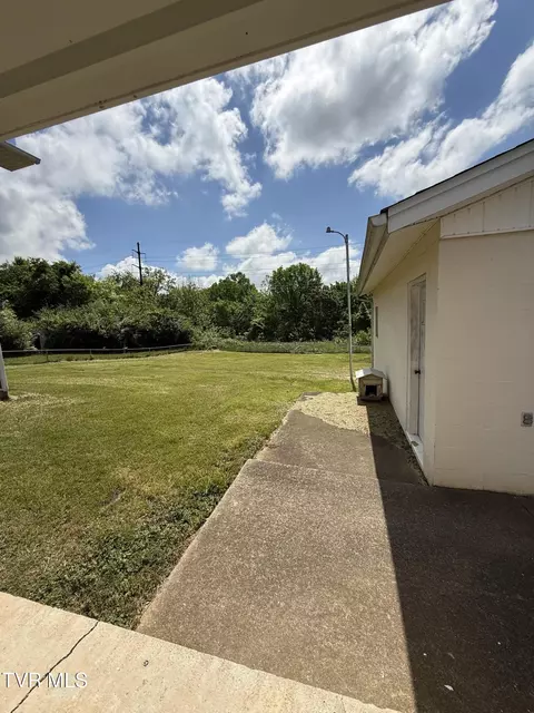 Exterior - 914 E Mountain View Road Johnson City Tn 37601, Johnson City, TN 37601 photo 8 of 17