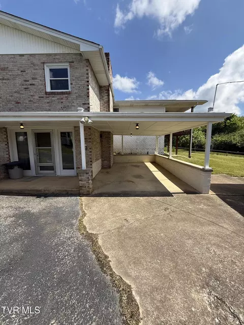 Exterior - 914 E Mountain View Road Johnson City Tn 37601, Johnson City, TN 37601 photo 5 of 17