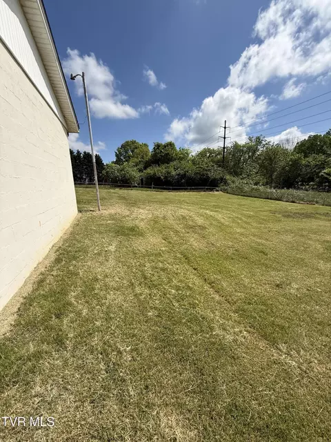 Exterior - 914 E Mountain View Road Johnson City Tn 37601, Johnson City, TN 37601 photo 11 of 17