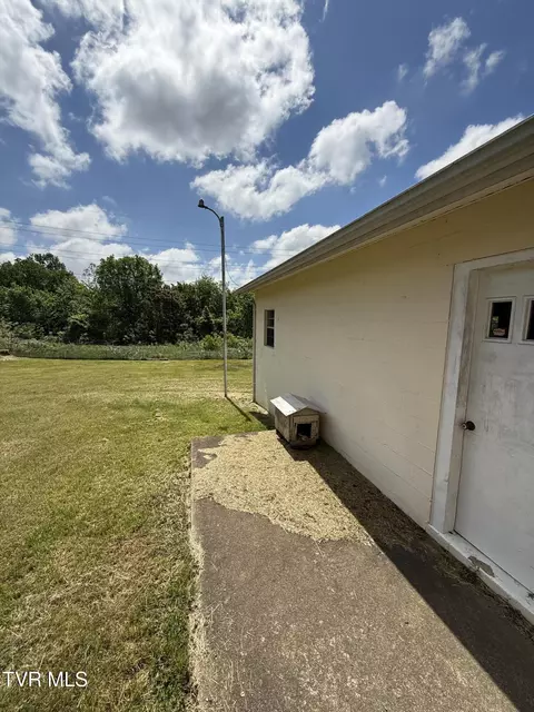 Exterior - 914 E Mountain View Road Johnson City Tn 37601, Johnson City, TN 37601 photo 9 of 17