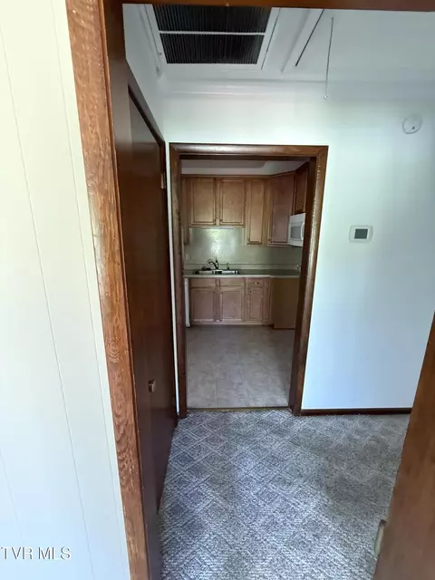 Entry Way - 914 E Mountain View Road Johnson City Tn 37601, Johnson City, TN 37601 photo 1 of 3