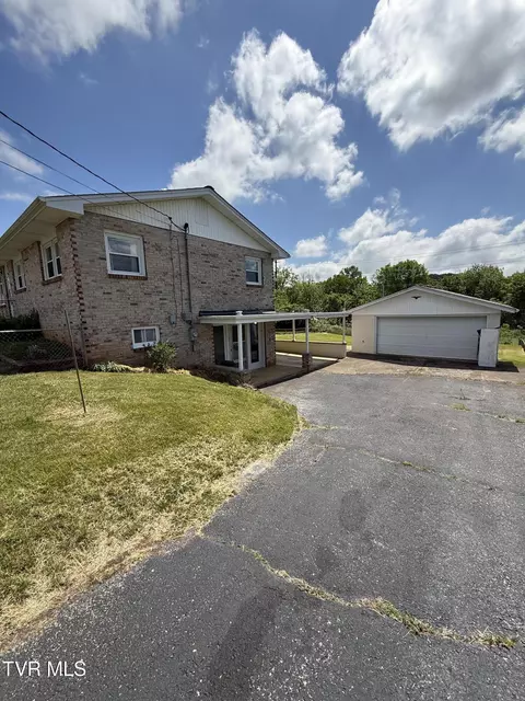 Exterior - 914 E Mountain View Road Johnson City Tn 37601, Johnson City, TN 37601 photo 4 of 17