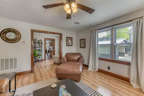 Living - 75 24th Street Bristol Tn 37620, Bristol, TN 37620 photo 2 of 6