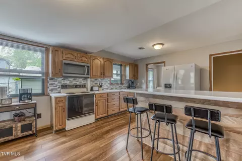 Kitchen - 75 24th Street Bristol Tn 37620, Bristol, TN 37620 photo 5 of 6