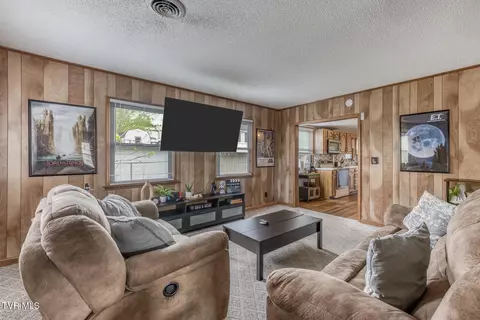 Living - 75 24th Street Bristol Tn 37620, Bristol, TN 37620 photo 6 of 6