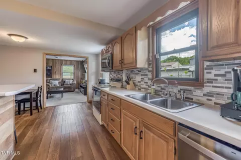 Kitchen - 75 24th Street Bristol Tn 37620, Bristol, TN 37620 photo 1 of 6
