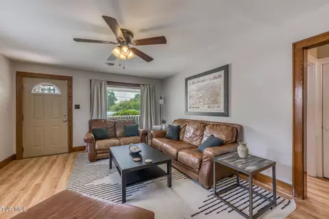 Living - 75 24th Street Bristol Tn 37620, Bristol, TN 37620 photo 3 of 6