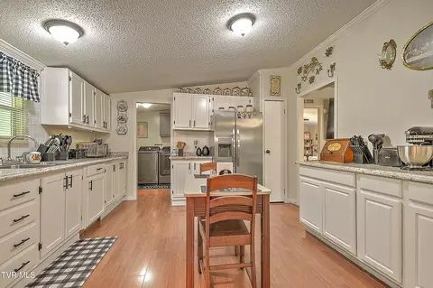 Kitchen - 903 Flatwoods Road Coeburn Va 24230, Coeburn, VA 24230 photo 5 of 5