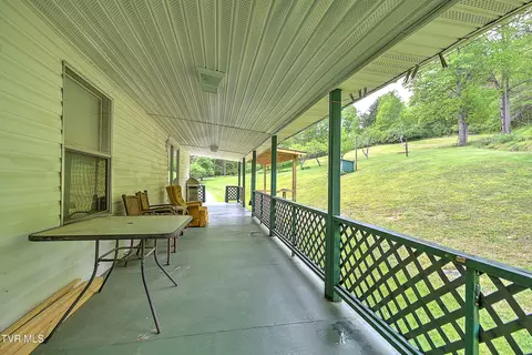 Exterior - 903 Flatwoods Road Coeburn Va 24230, Coeburn, VA 24230 photo 2 of 20
