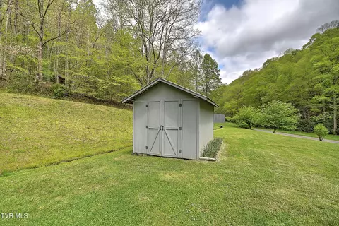 Exterior - 903 Flatwoods Road Coeburn Va 24230, Coeburn, VA 24230 photo 8 of 20