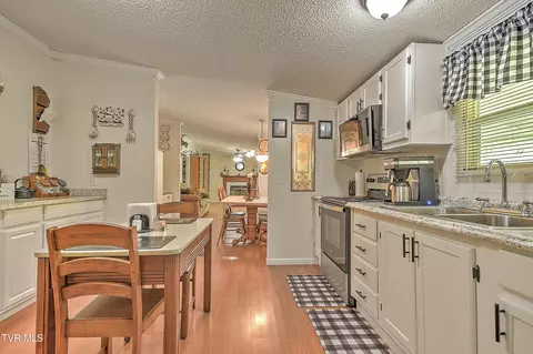 Kitchen - 903 Flatwoods Road Coeburn Va 24230, Coeburn, VA 24230 photo 3 of 5