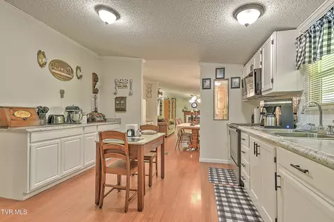 Kitchen - 903 Flatwoods Road Coeburn Va 24230, Coeburn, VA 24230 photo 2 of 5