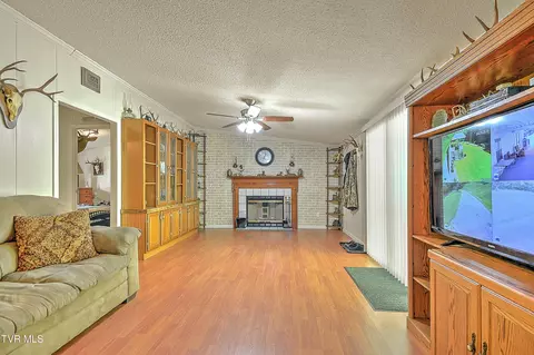 Living - 903 Flatwoods Road Coeburn Va 24230, Coeburn, VA 24230 photo 6 of 6