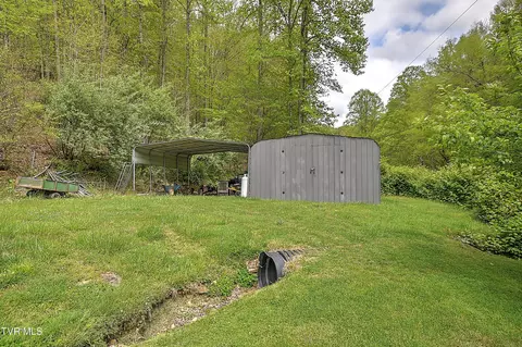 Exterior - 903 Flatwoods Road Coeburn Va 24230, Coeburn, VA 24230 photo 6 of 20