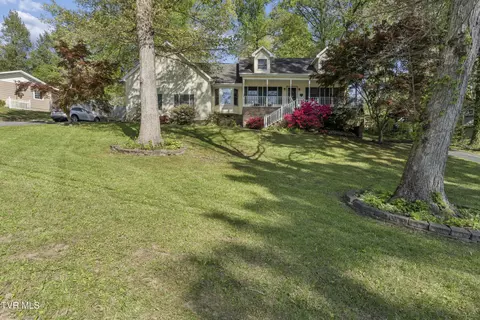 802 Chestnut Avenue Erwin Tn 37650, Erwin, TN 37650