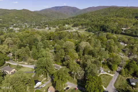 View/Area - 802 Chestnut Avenue Erwin Tn 37650, Erwin, TN 37650 photo 3 of 5