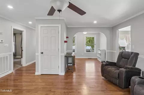 Entry Way - 802 Chestnut Avenue Erwin Tn 37650, Erwin, TN 37650 photo 3 of 8