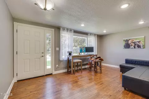 Entry Way - 638 S Elm Avenue Erwin Tn 37650, Erwin, TN 37650 photo 2 of 3