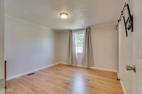 Bedroom - 638 S Elm Avenue Erwin Tn 37650, Erwin, TN 37650 photo 4 of 5