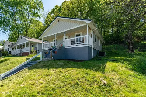 Exterior - 304 E Chestnut Street Johnson City Tn 37601, Johnson City, TN 37601 photo 3 of 10