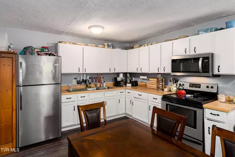 Kitchen - 304 E Chestnut Street Johnson City Tn 37601, Johnson City, TN 37601 photo 1 of 4